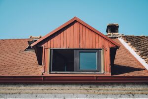 屋根裏部屋の片付けや不用品の処分はどうする？