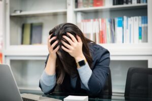 男女問わずアパートやマンションでの一人暮らしに多いゴミ屋敷の現実～片付けオンラインが解説